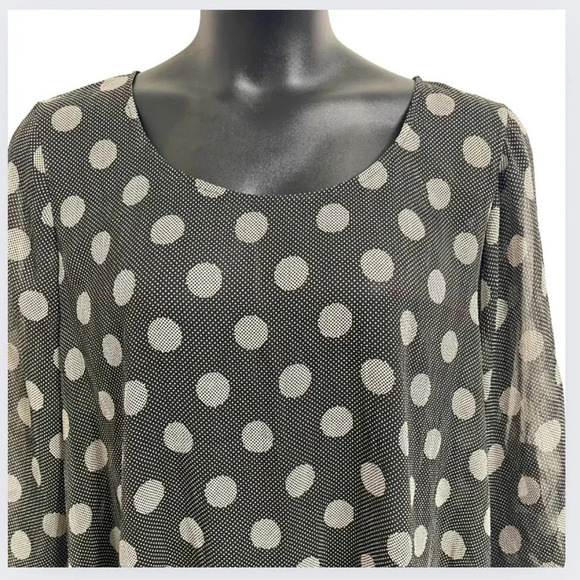 Torrid Black & White Sheer Spotted Blouse Size 3X - Picture 2 of 5
